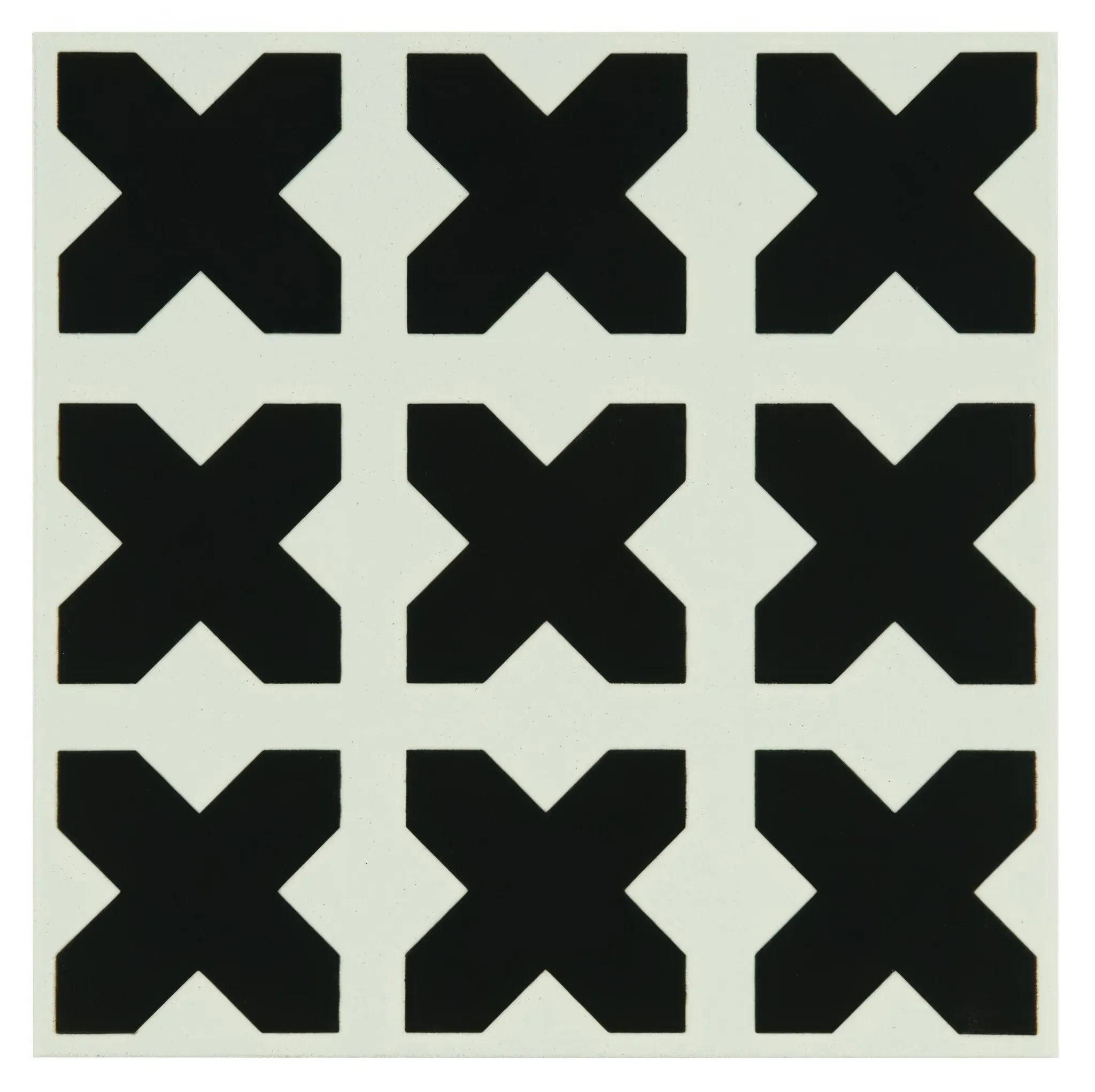 Babylonian Black on Dover White