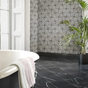 Chequers Court Black