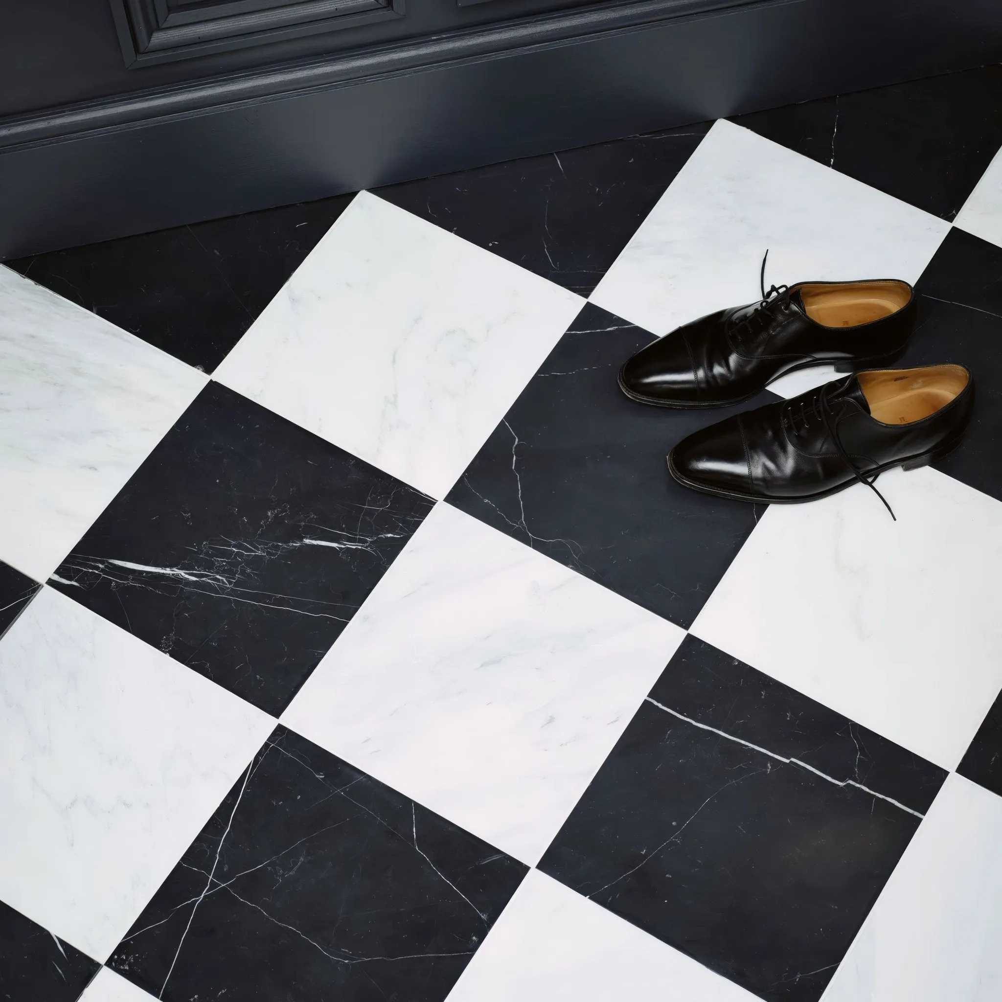 Chequers Court Black