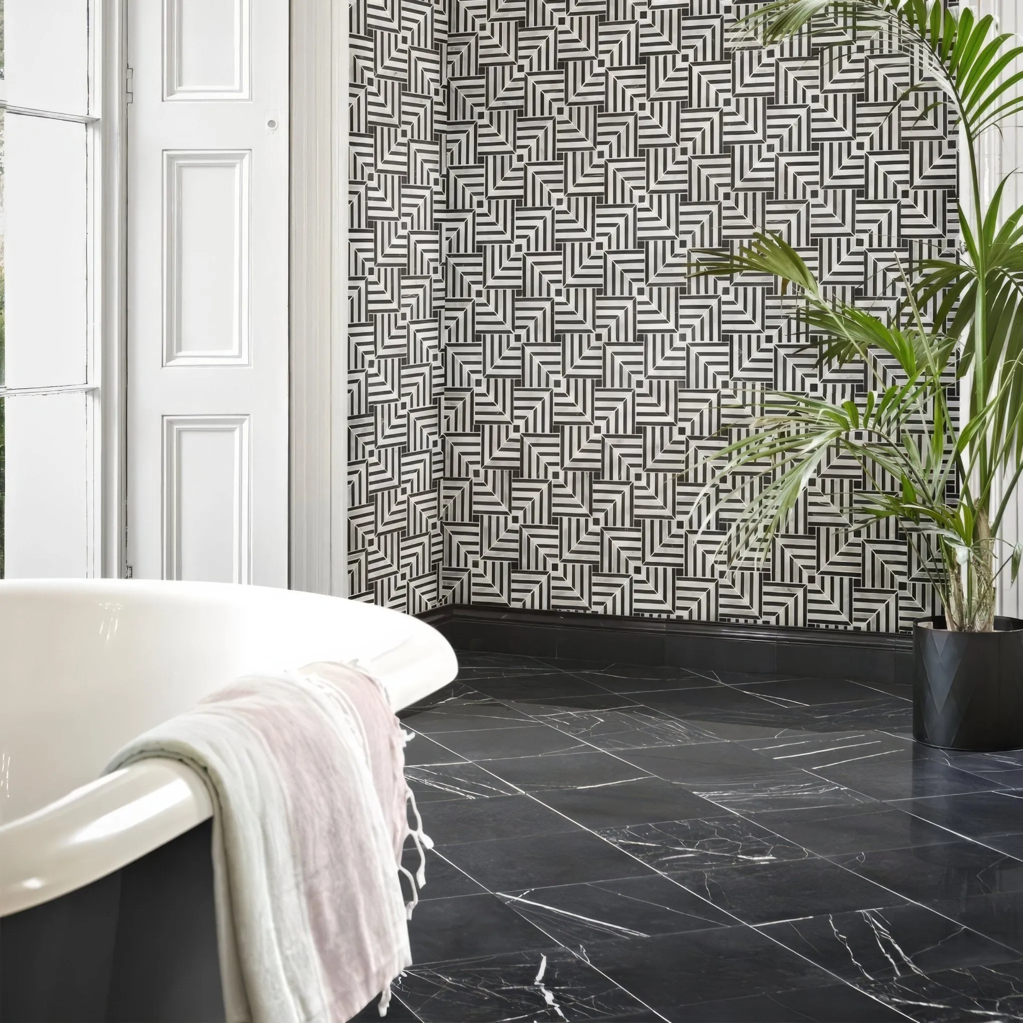 Chequers Court Black