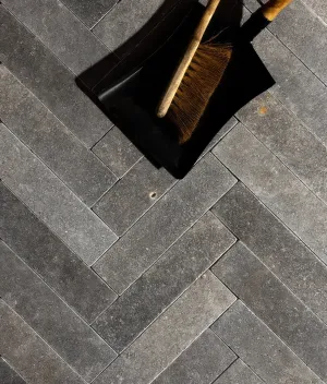 Corfe Limestone Tumbled & Etched Parquet