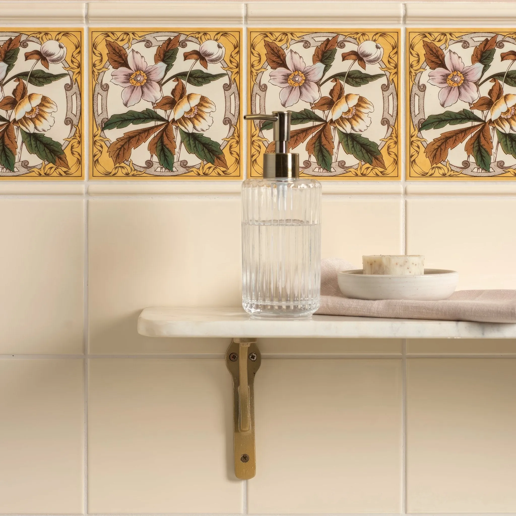 County White Albert Moulding