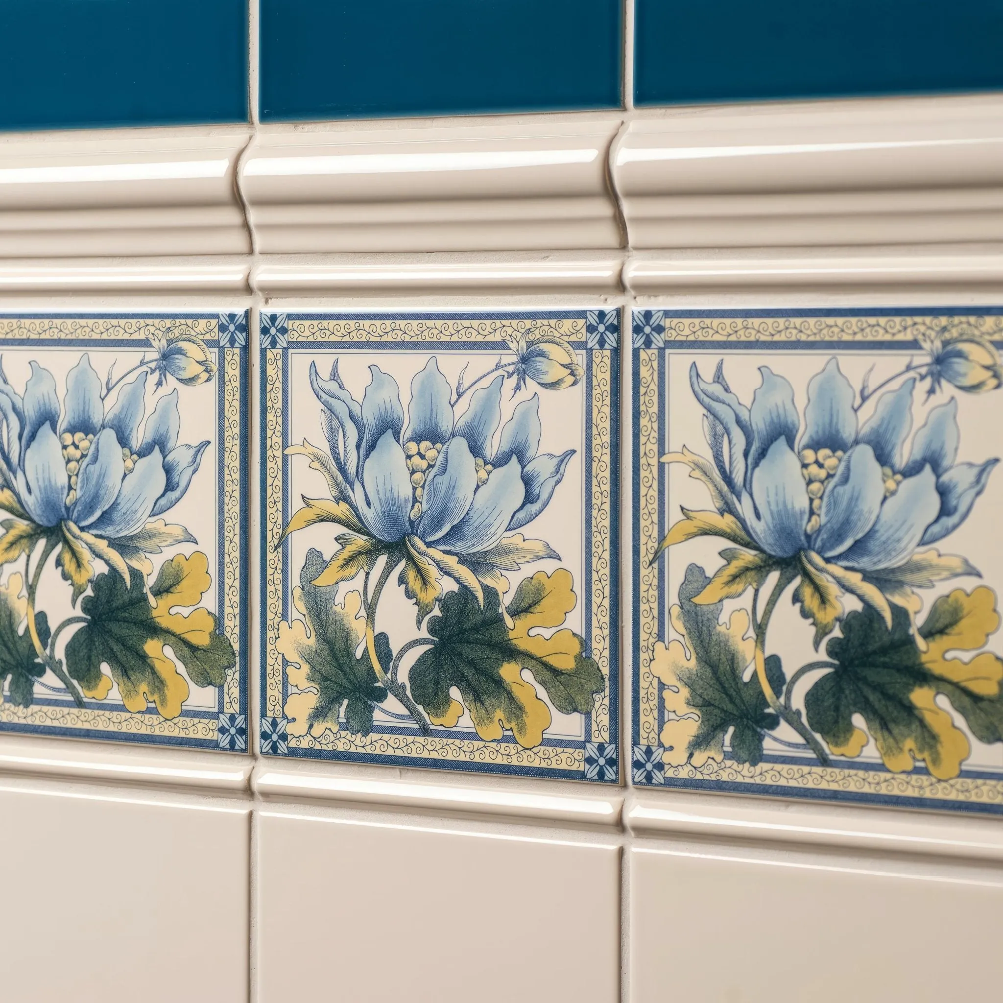 County White Albert Moulding