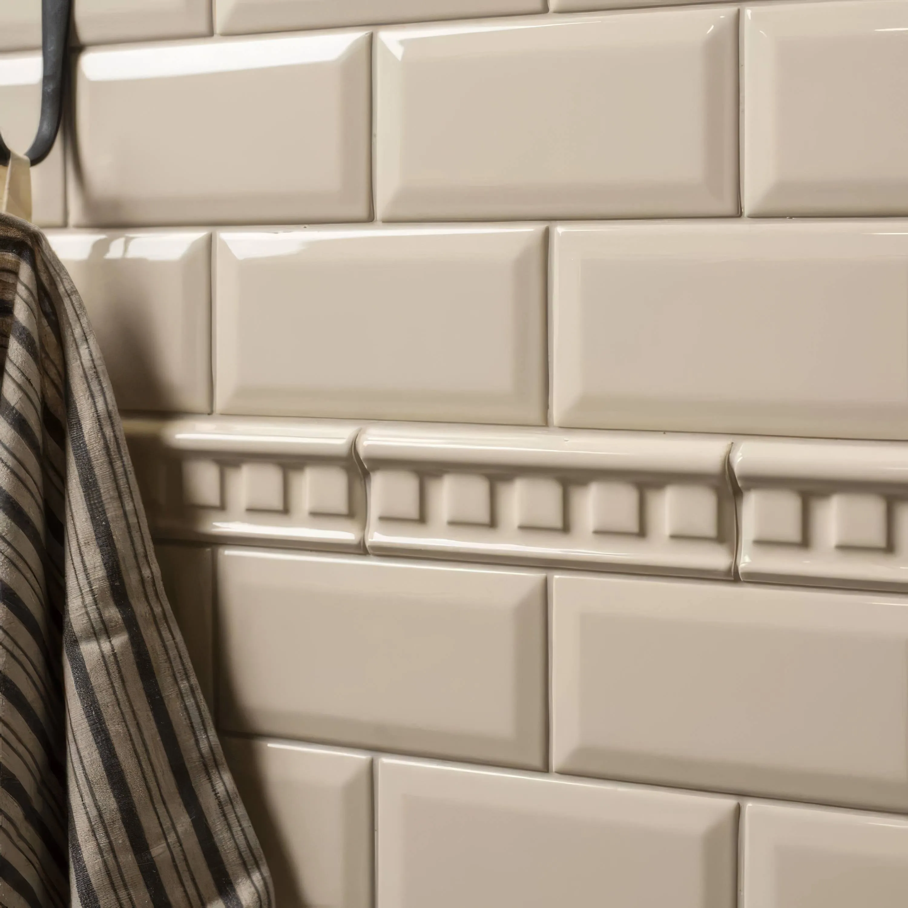 County White Metro Bevelled Tile