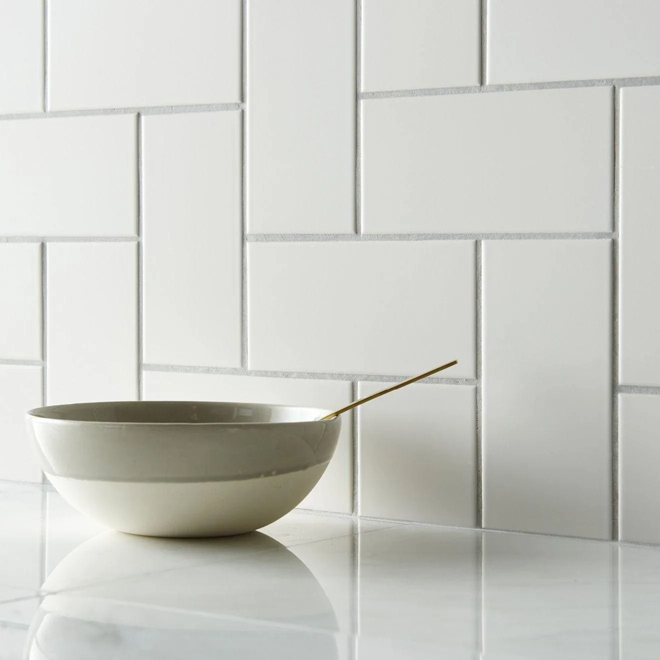 Daisy Satin Half Tile