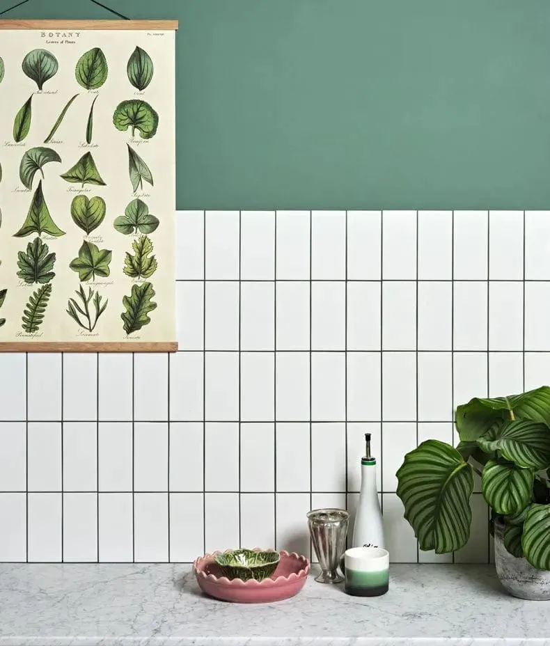 Delicate Wall Ceramic Mini Metro