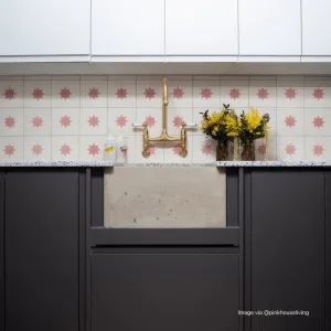 Inverse Luna Rose Tile