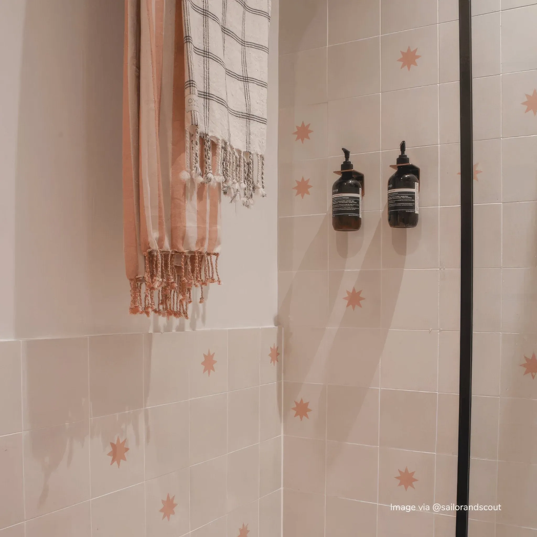 Inverse Luna Rose Tile