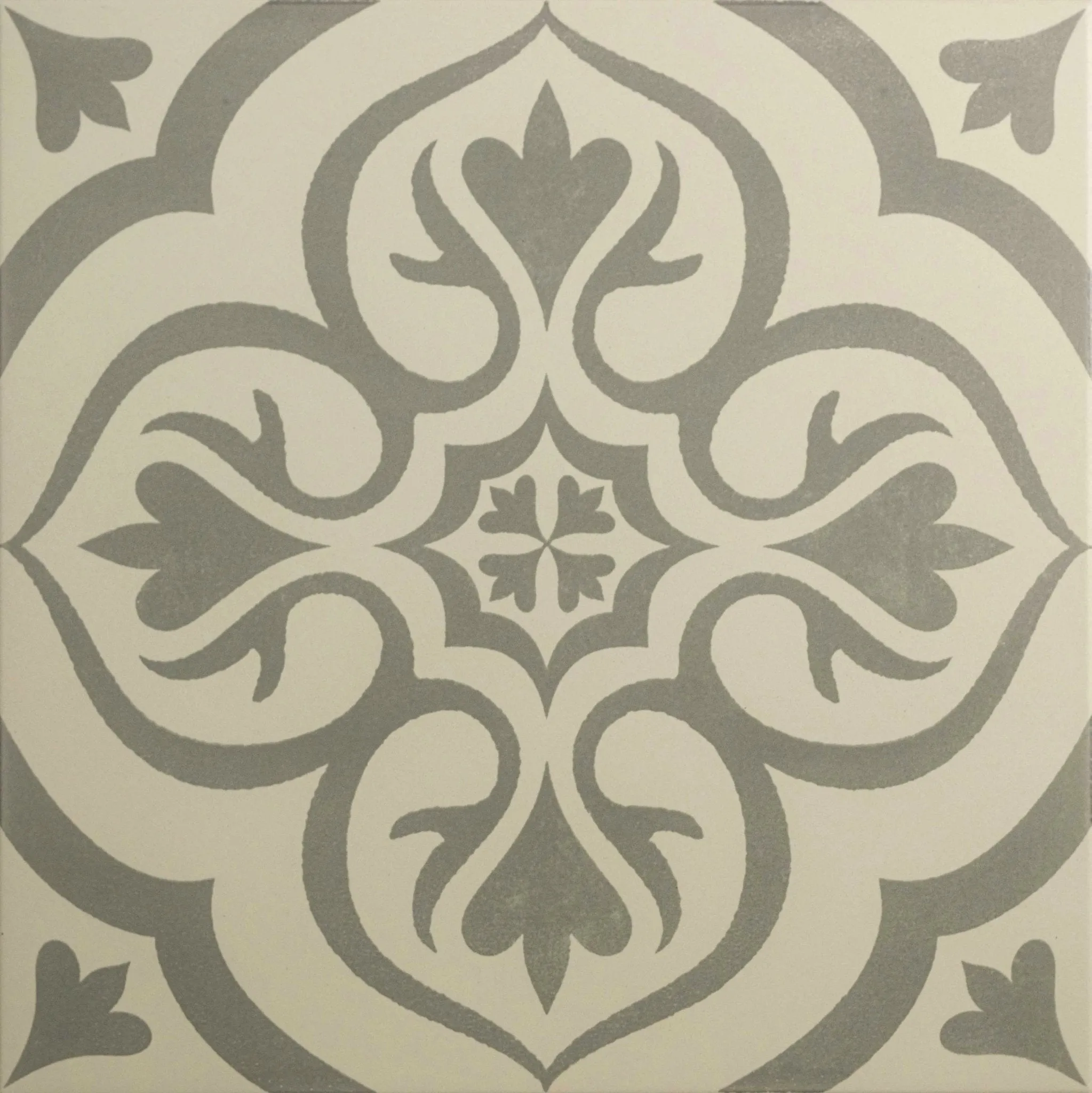 Knightshayes Light Grey on Chalk