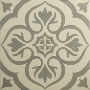 Knightshayes Light Grey on Chalk