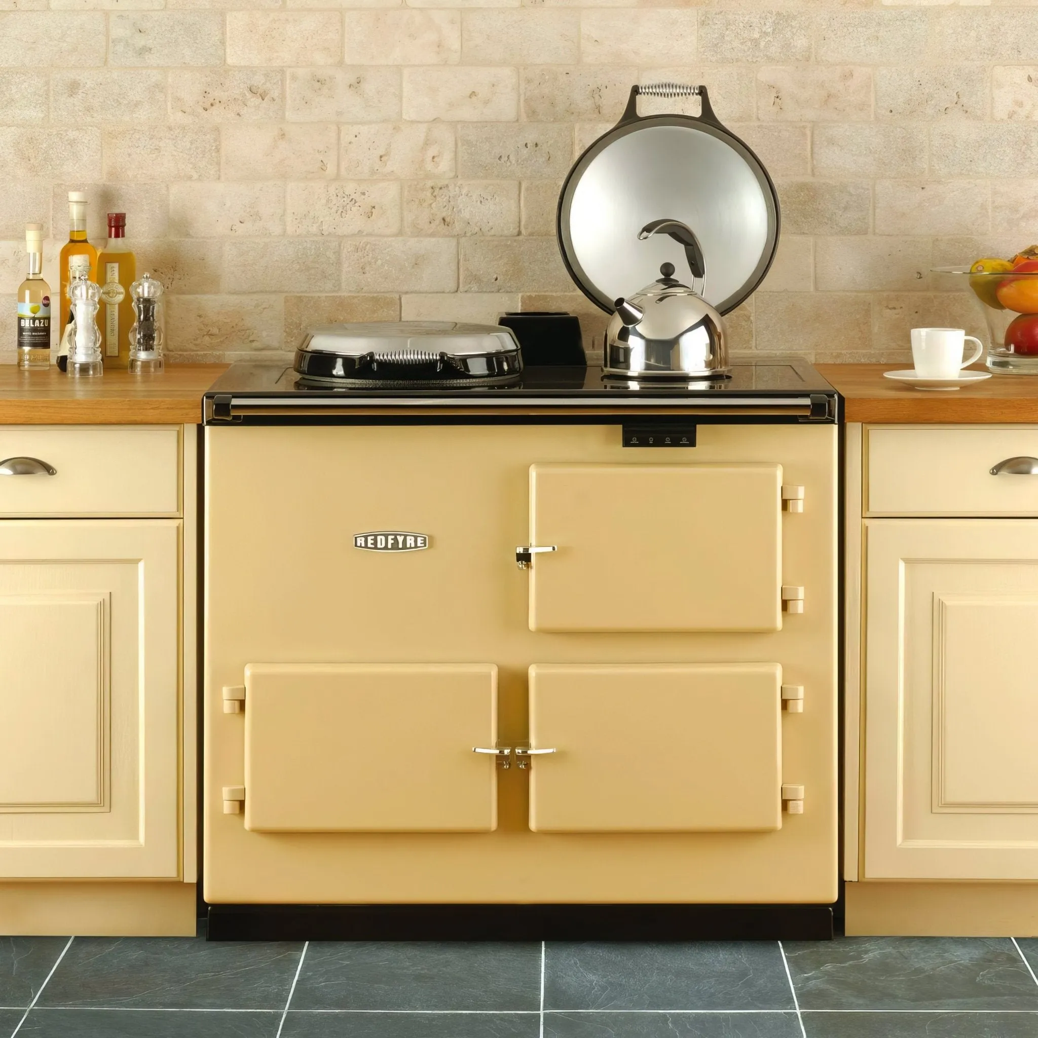 Levantine Ivory Unfilled & Tumbled Travertine 406 x 203mm