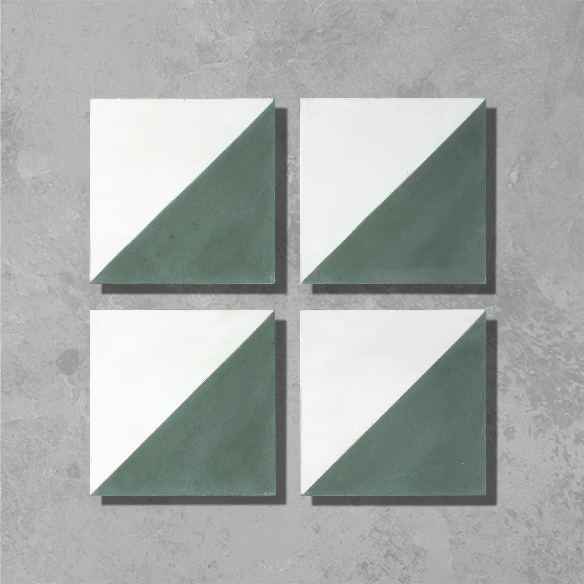 Livid Alalpardo Tile