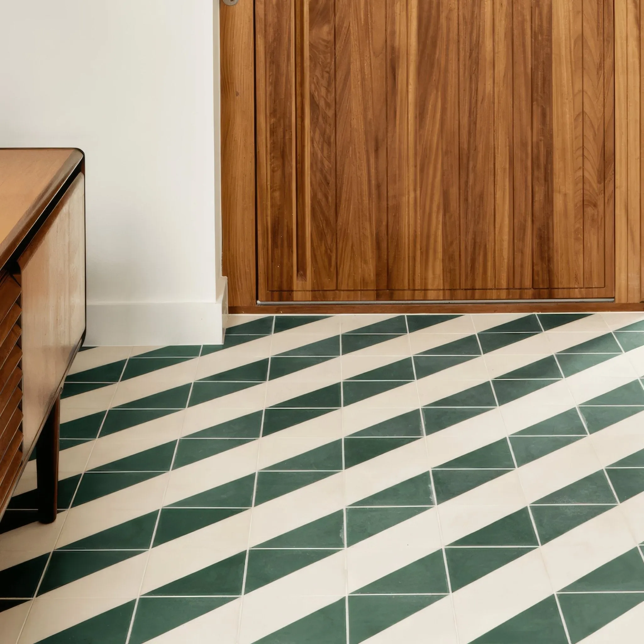 Livid Alalpardo Tile