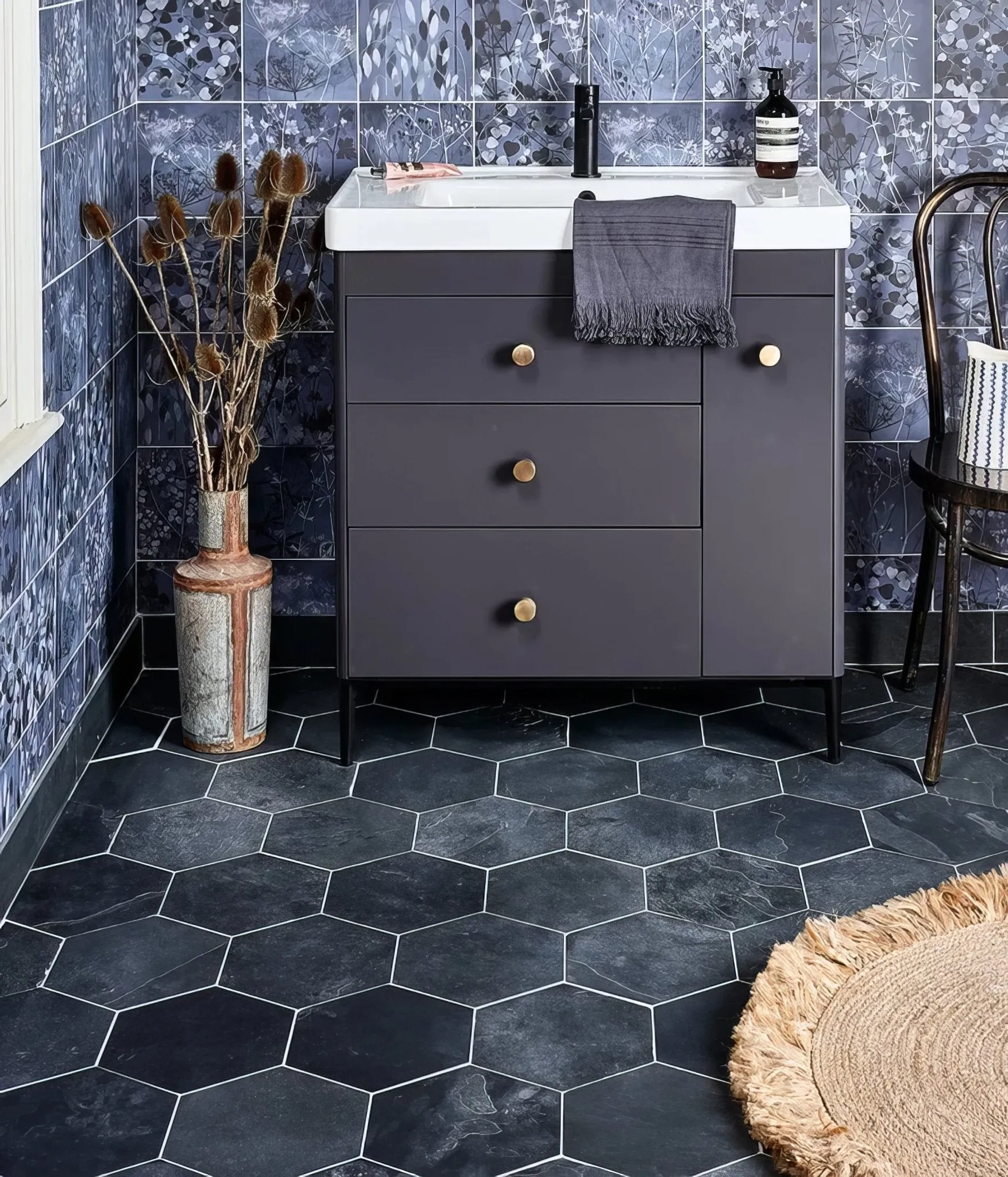 Metropolitan Slate Hexagon Riven Finish