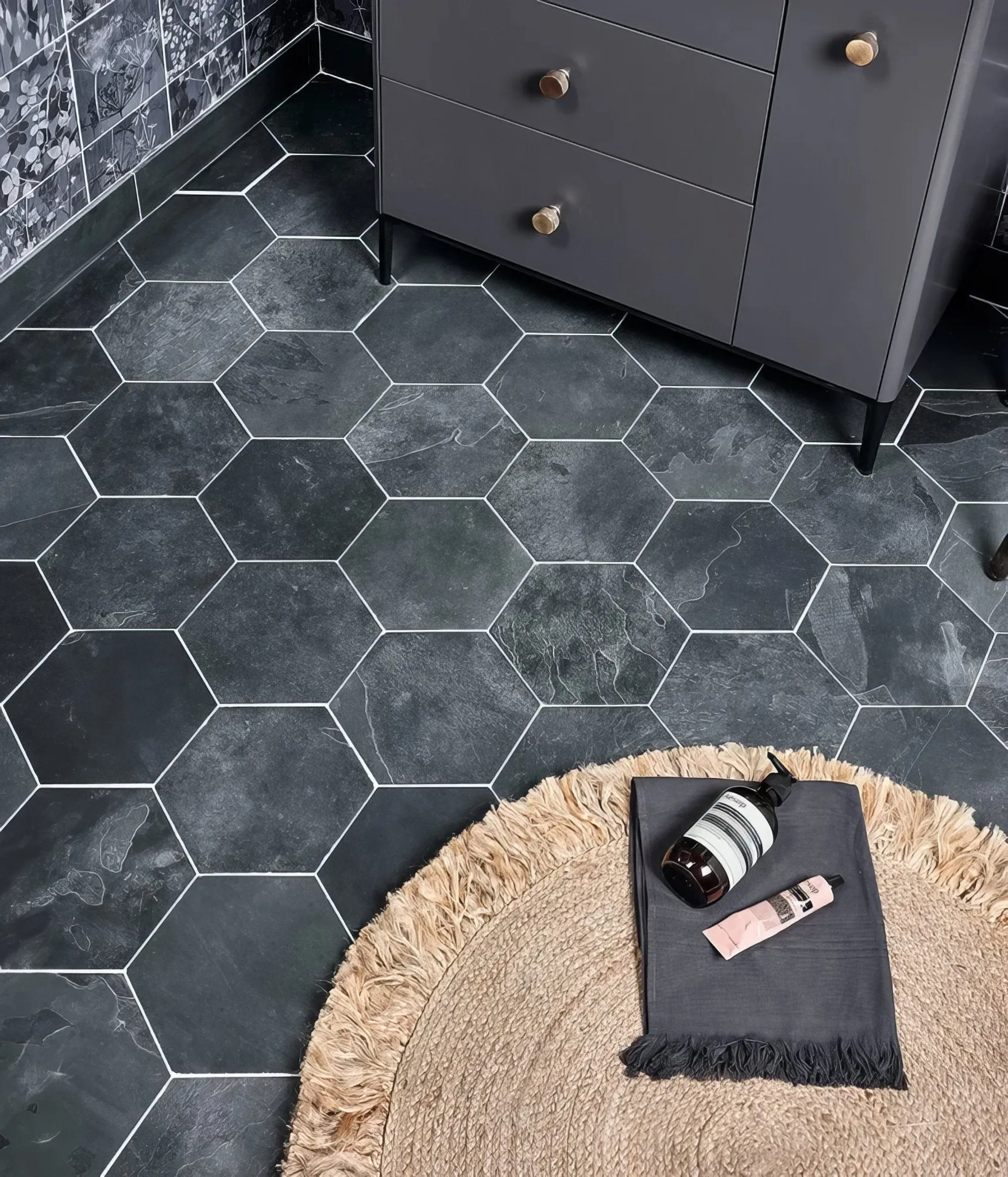 Metropolitan Slate Hexagon Riven Finish