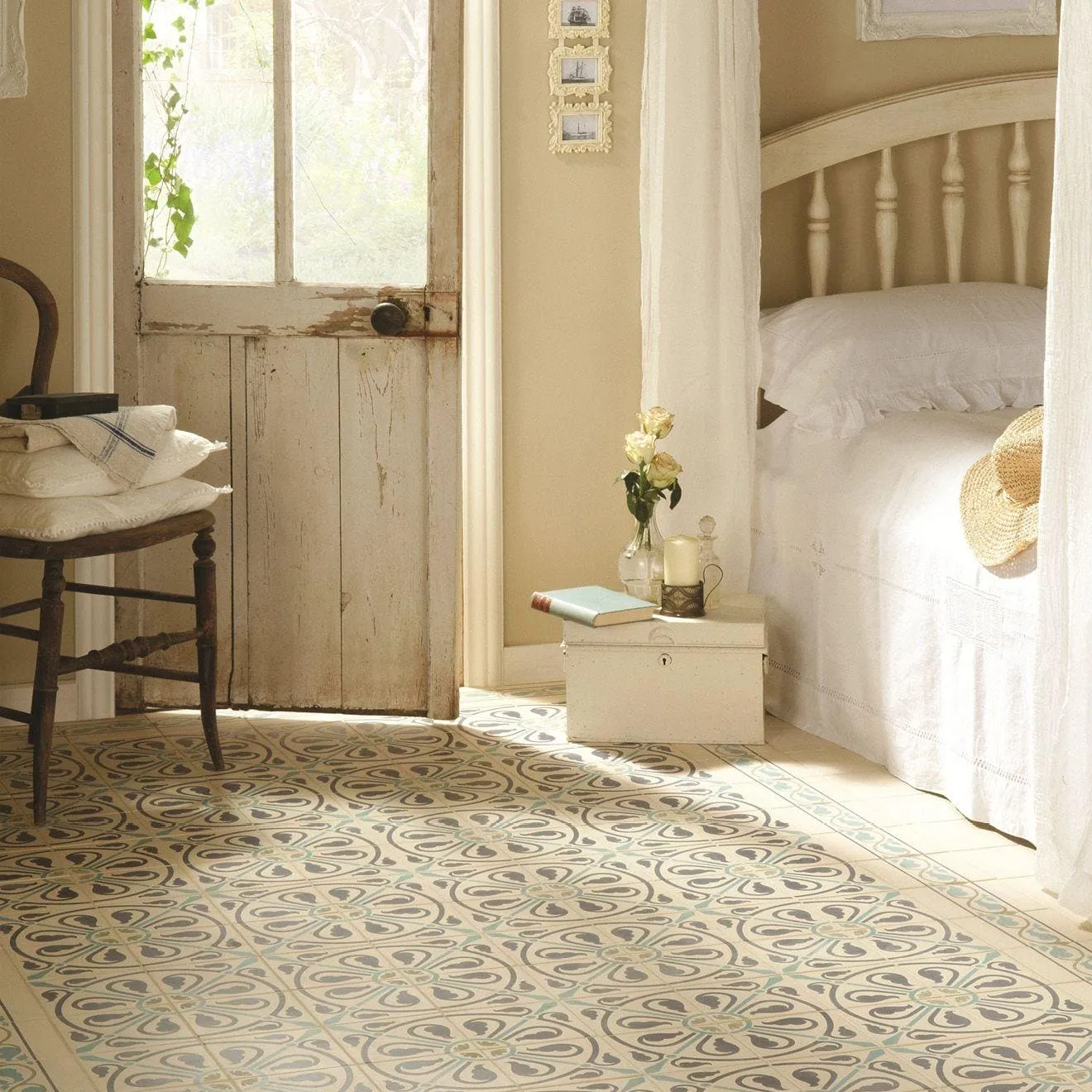 Moroccan Border Dublin, Dark Blue and Dark Jade on White