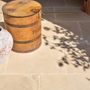 Neranjo Limestone Seasoned Finish