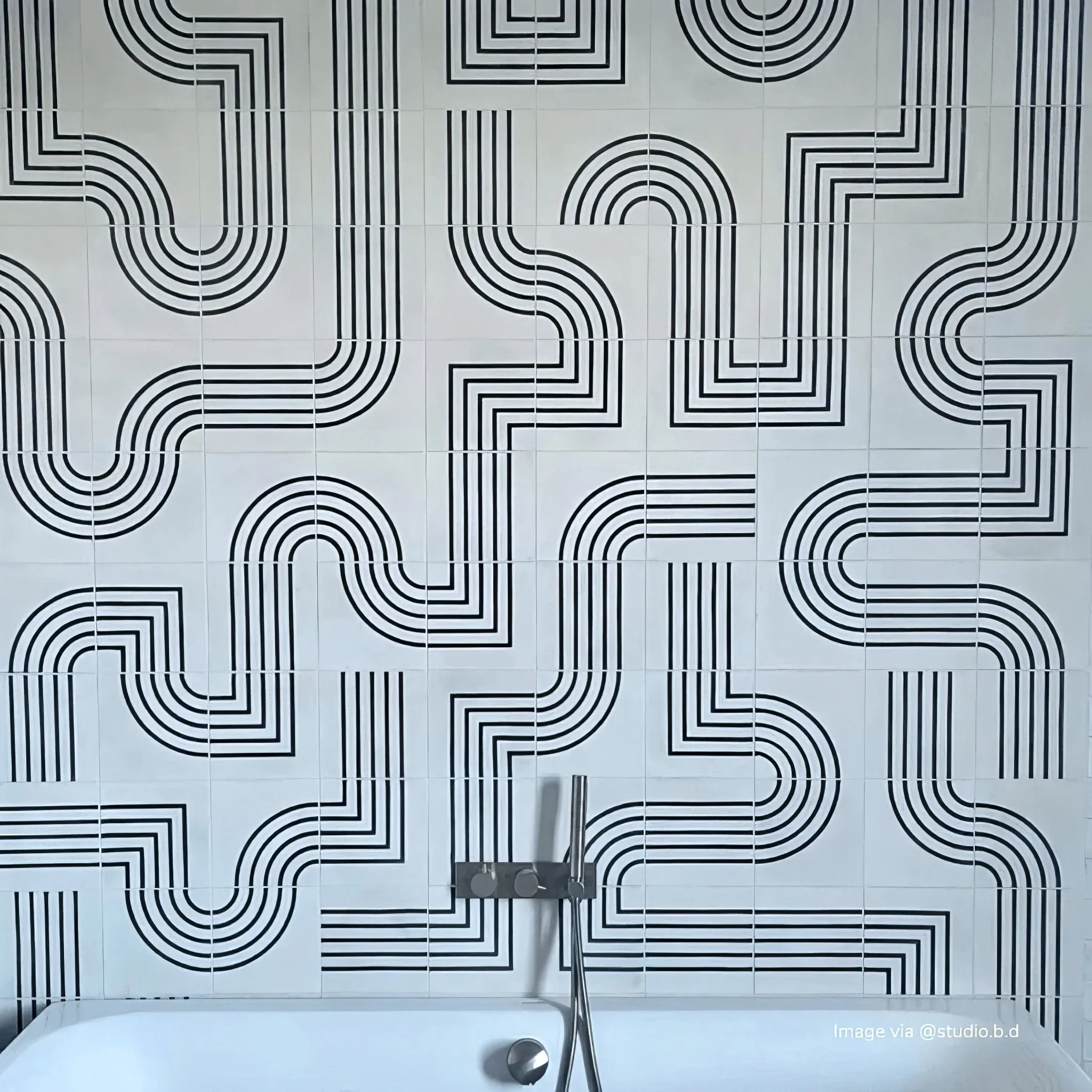 Old Iron Maze One Tile