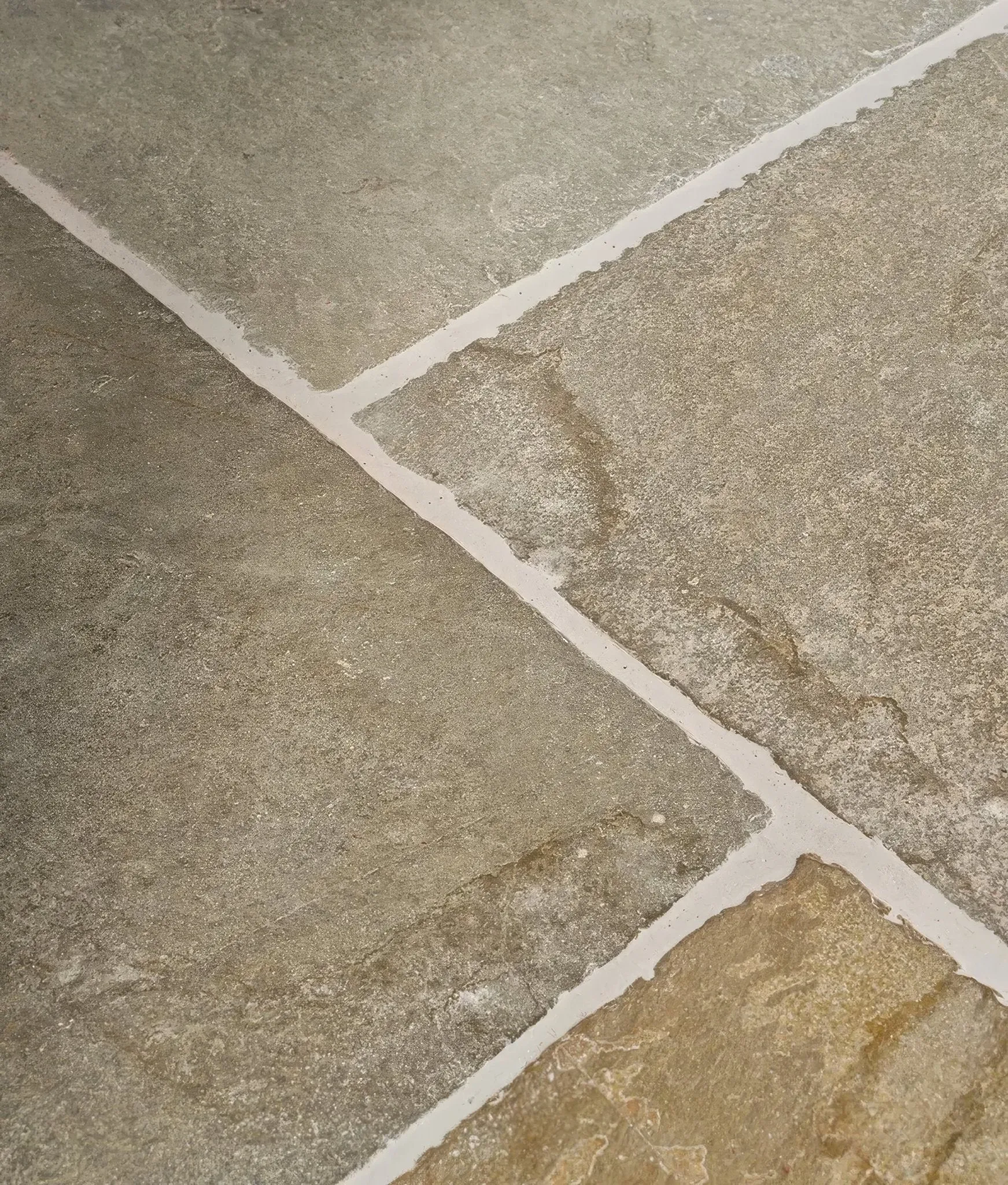 Old Paris Limestone Seasoned Finish