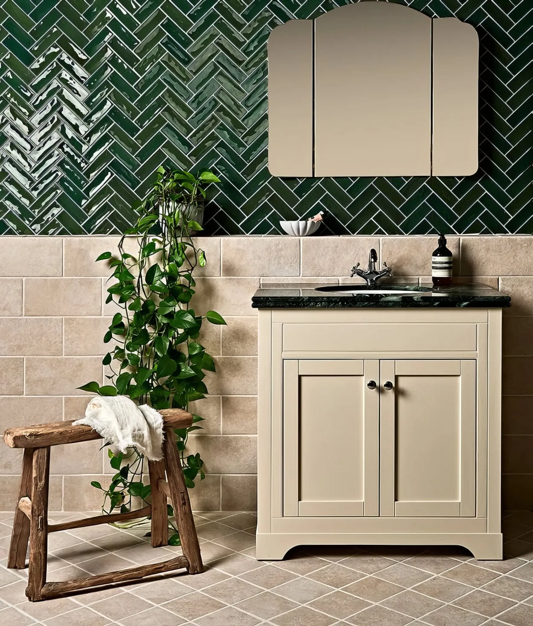 Petite Porcelain Gloss Green