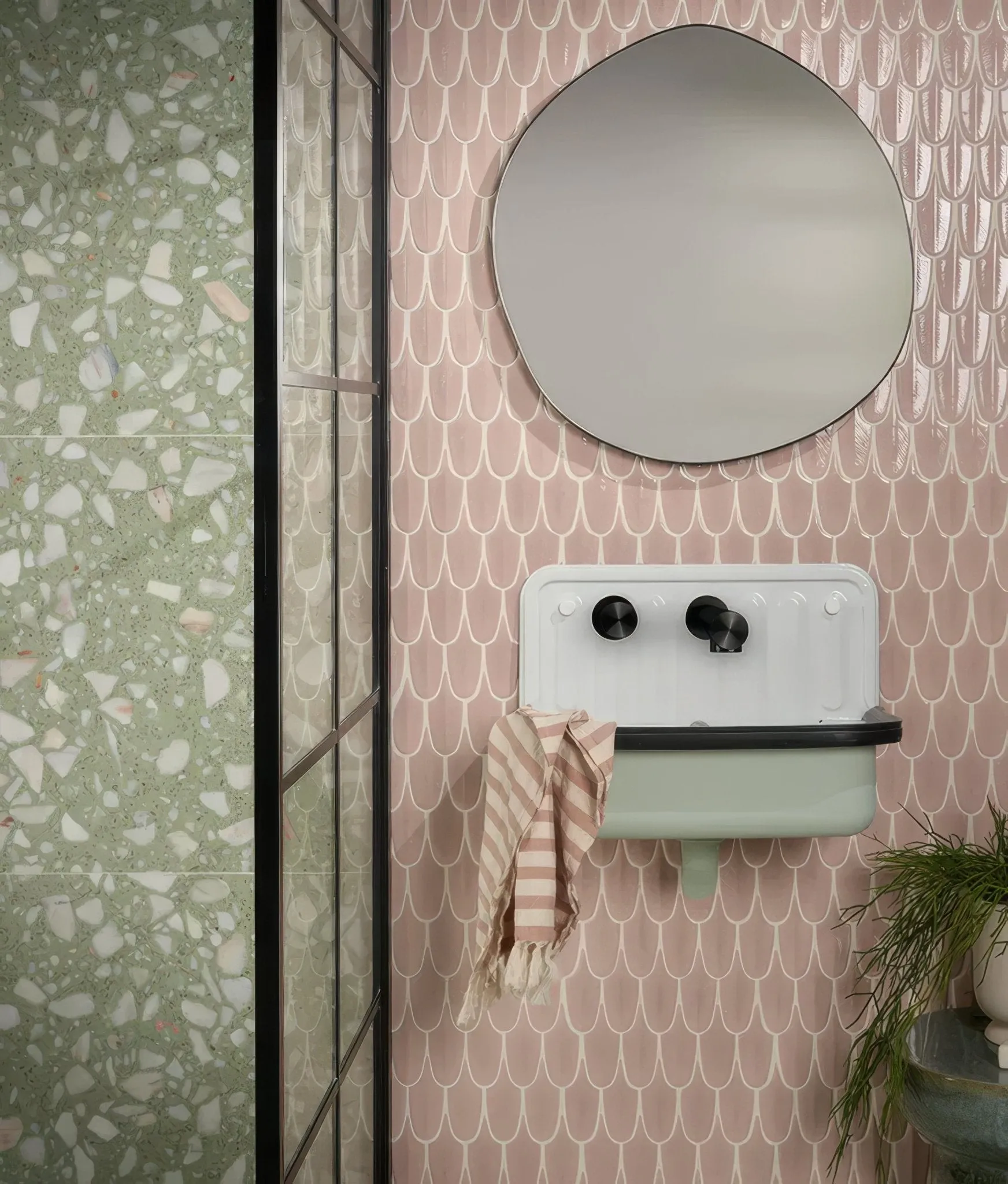 Preen Porcelain Mosaic Blush