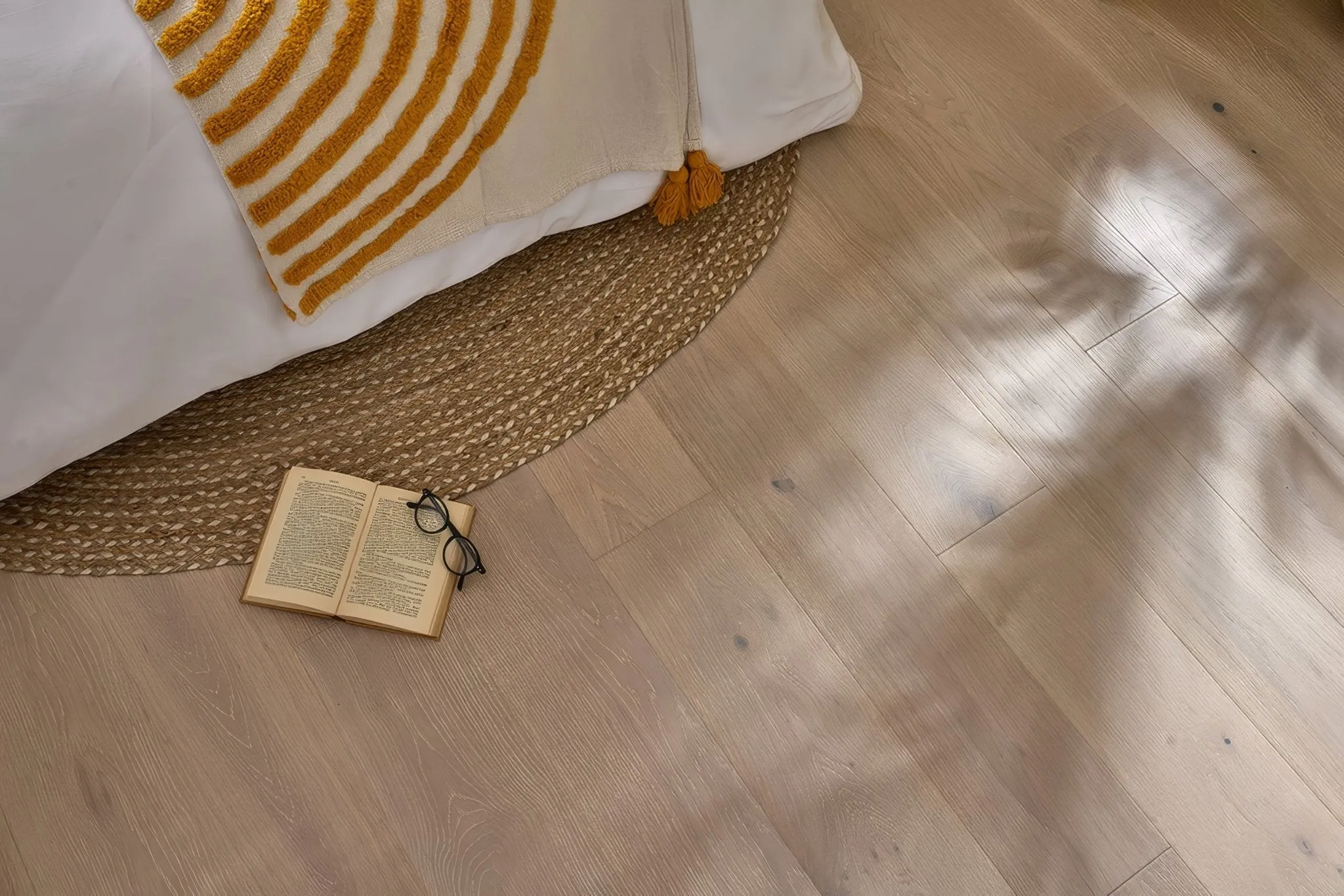 Salcombe Pearl Oak