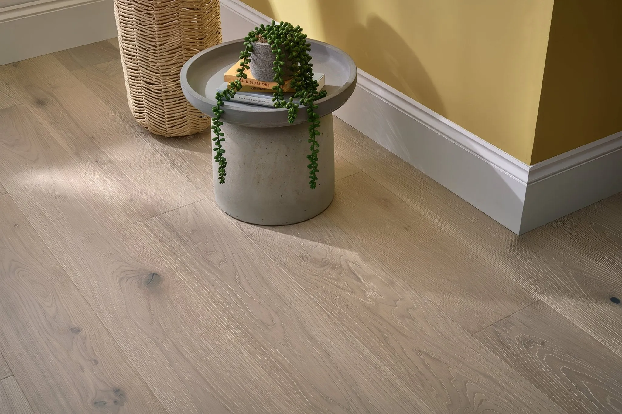 Salcombe Pearl Oak