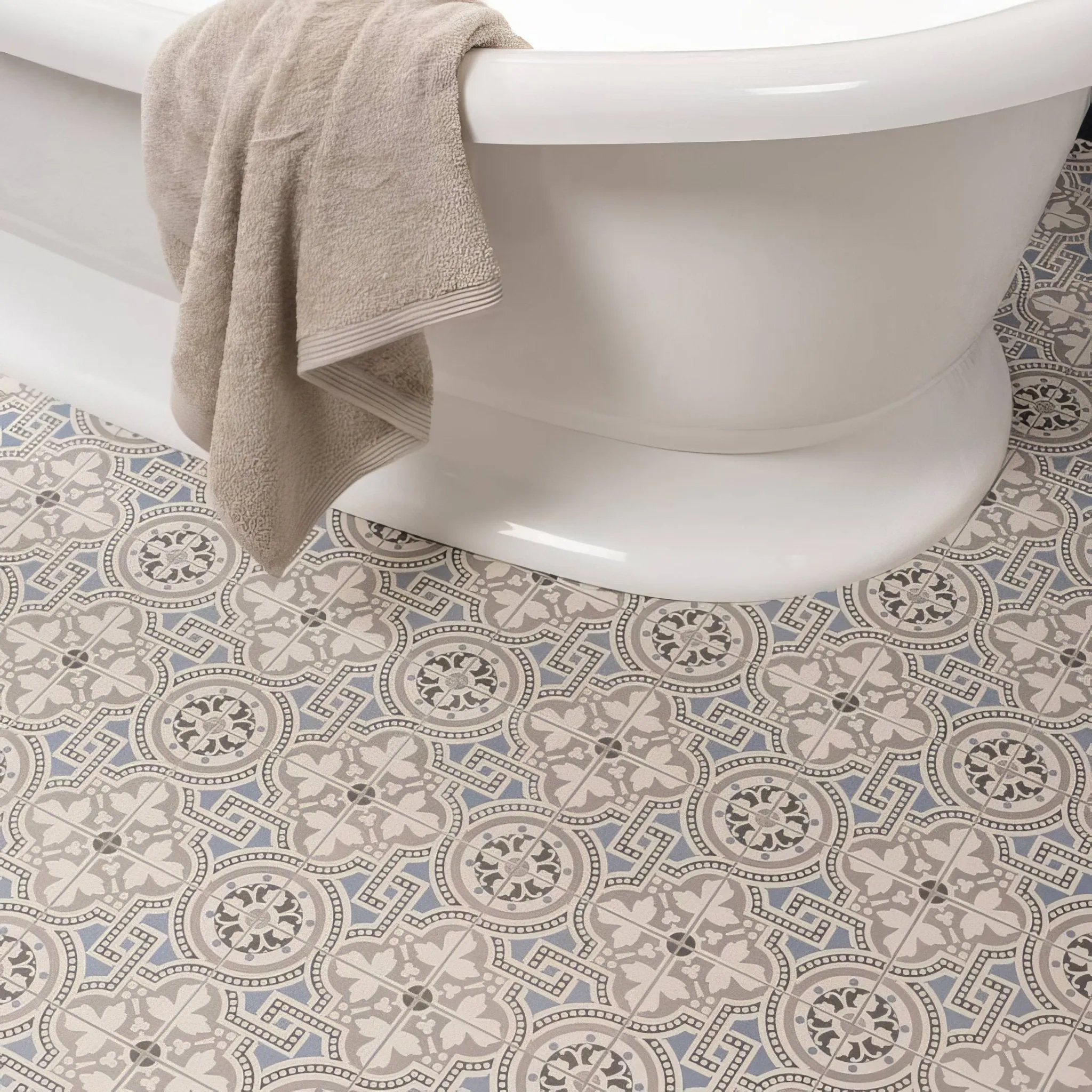 Salisbury Blue on Dover White