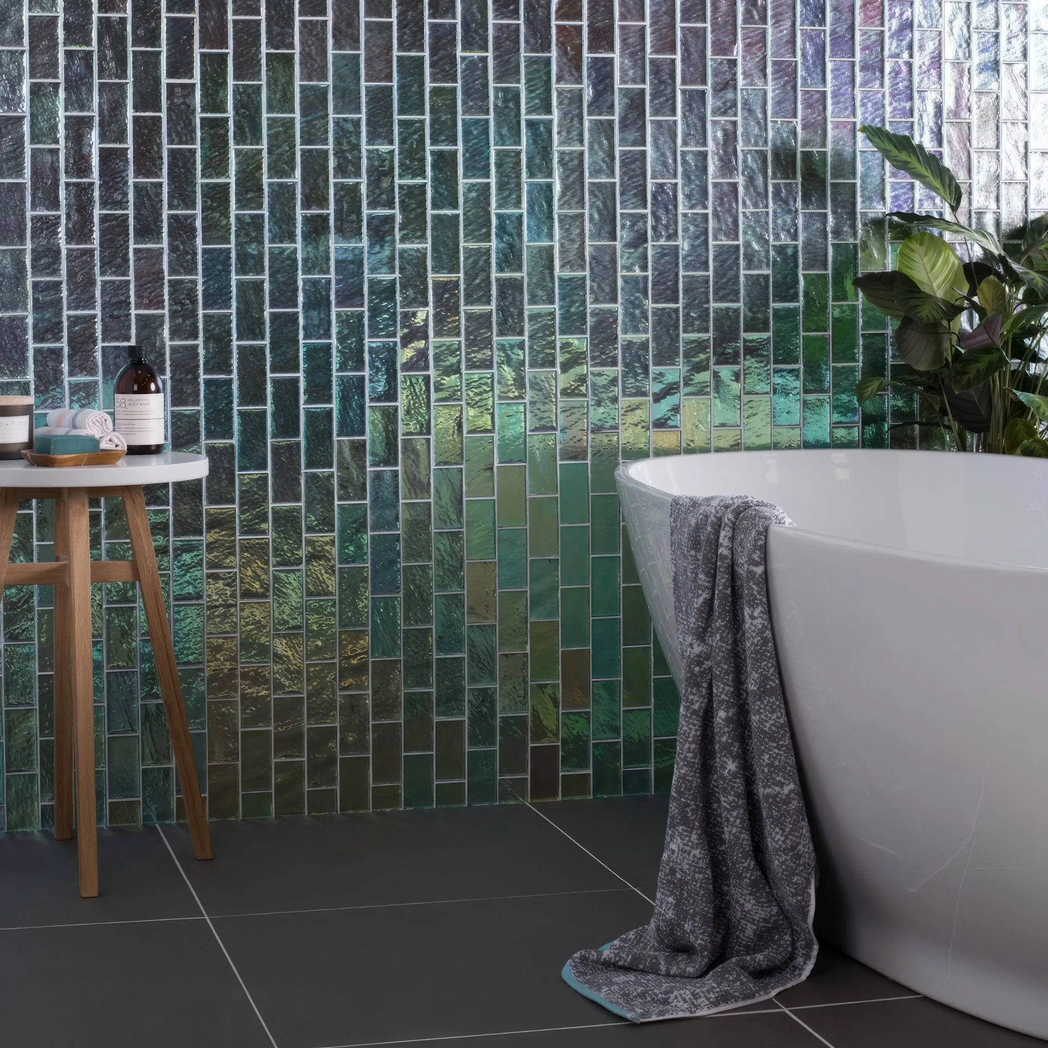 Silver Gloss Mosaic Radiance