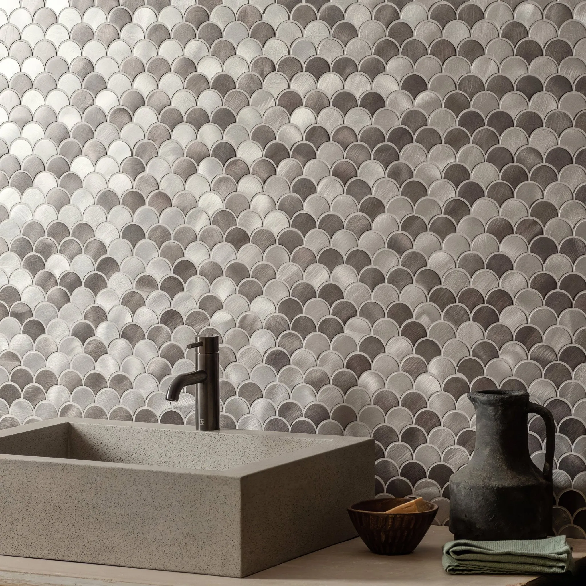 Skaro Grey and Silver Mix Scale Aluminium Mosaic