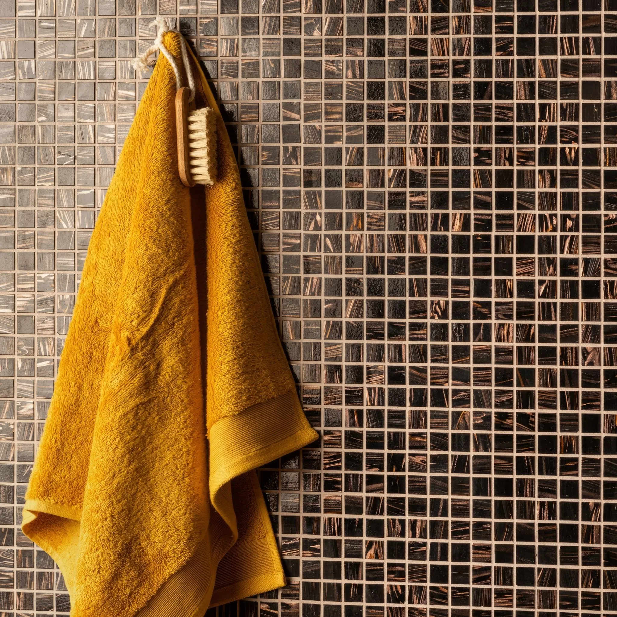 Smokey Ridge Gold Fleck Glass Mosaic 20mm