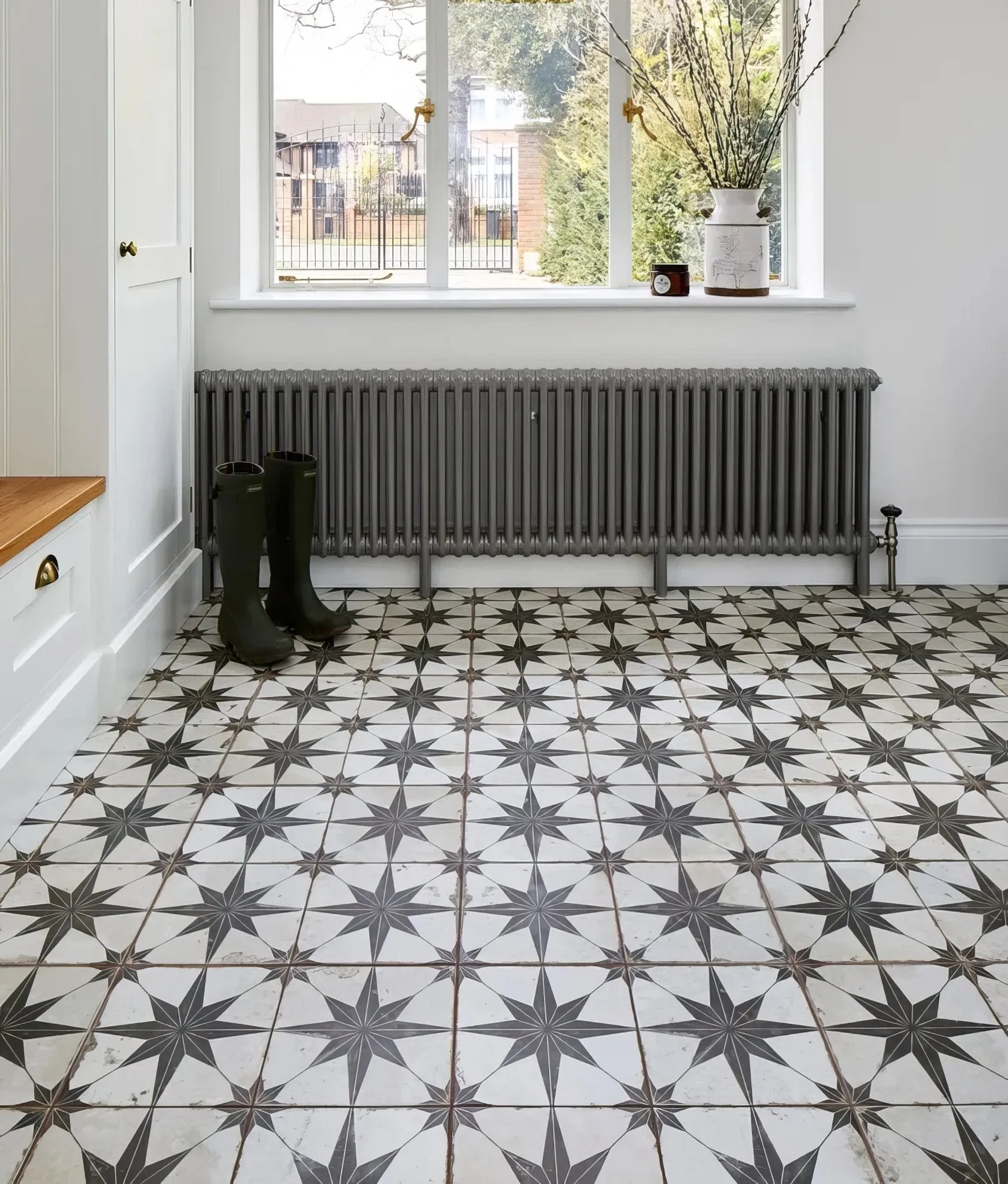 Spitalfields Ceramic Retro Star Black