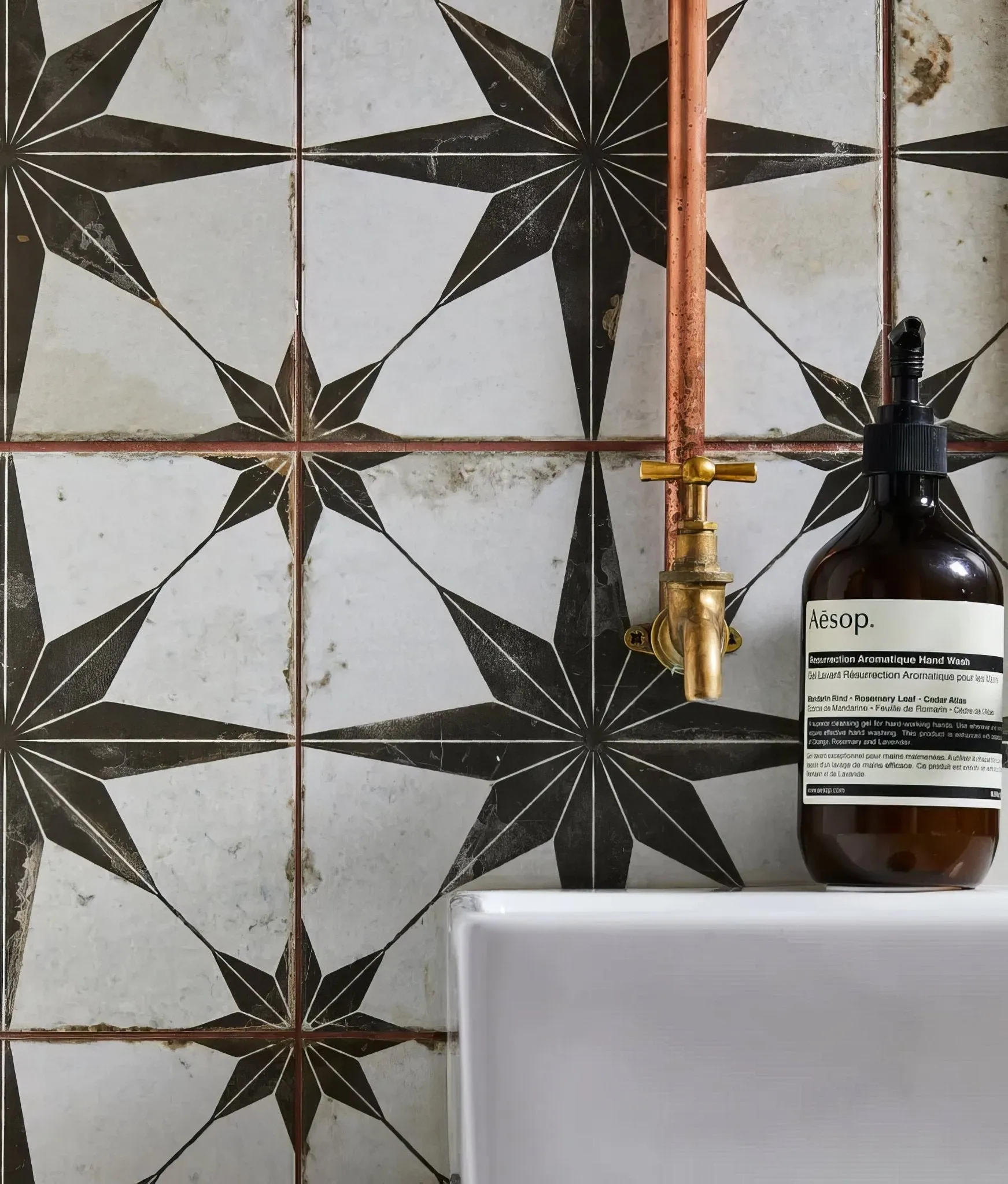 Spitalfields Ceramic Retro Star Black