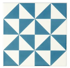 St Malo Blue on Brilliant White