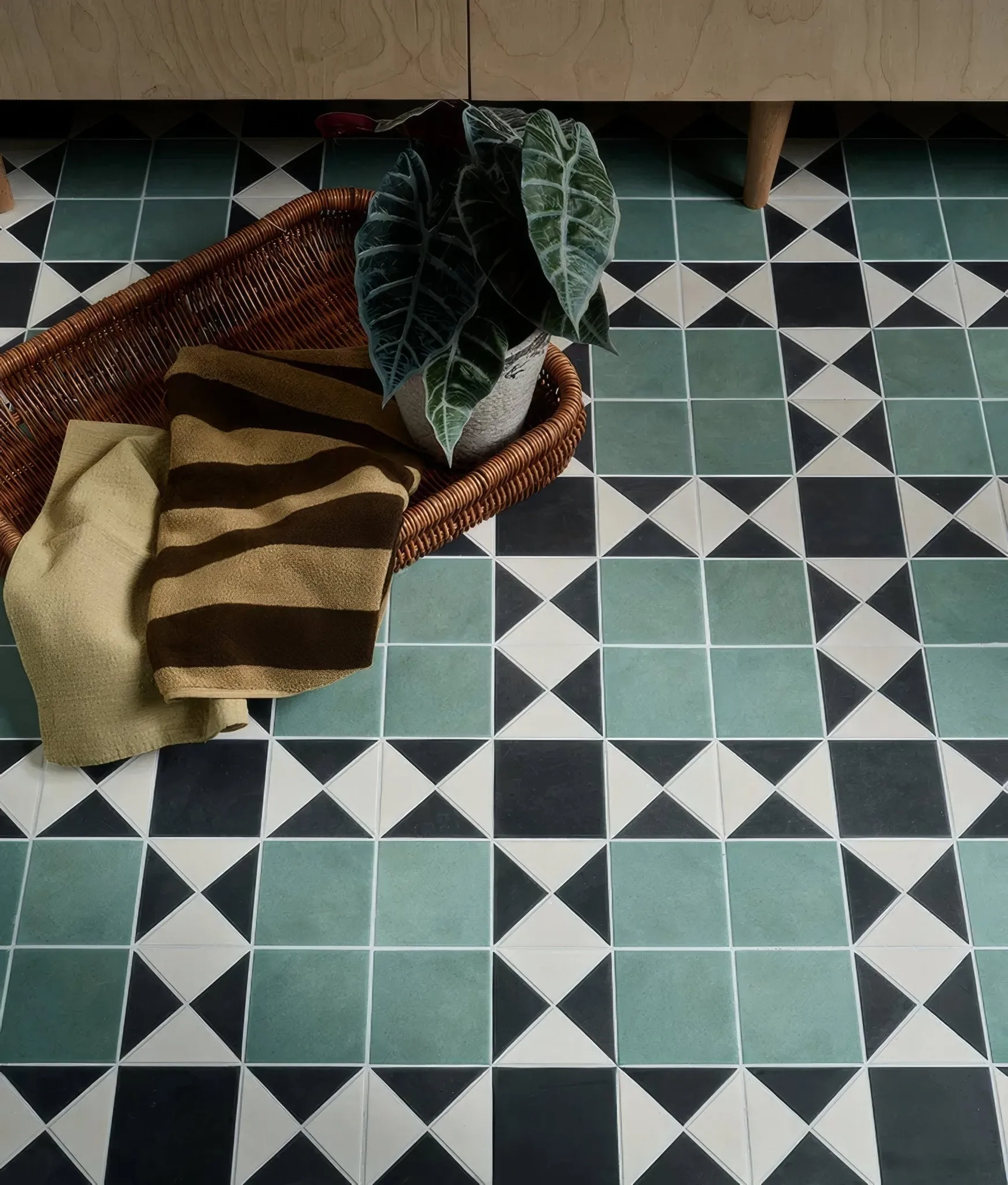 Victorian Style Porcelain Finchley Pattern Forest green